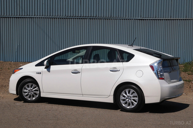 Toyota Prius 2015, 19,500 km - 1.8 l - Bakı