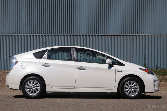 Toyota Prius 2015, 19,500 km - 1.8 l - Bakı