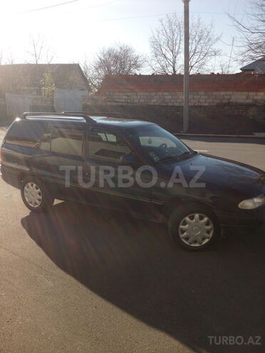 Opel Astra 1994, 343,000 km - 1.6 л - Qax