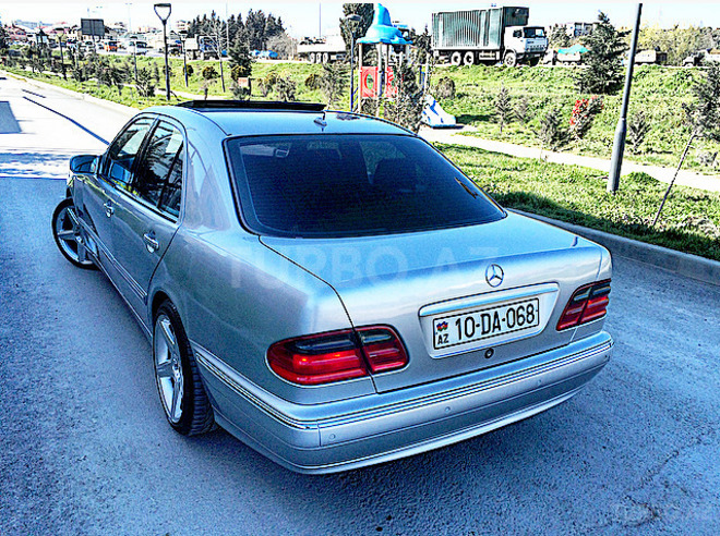 Mercedes E 280 2000, 268,500 km - 2.8 л - Bakı