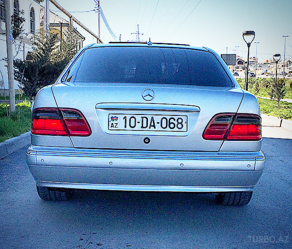 Mercedes E 280 2000, 268,500 km - 2.8 л - Bakı