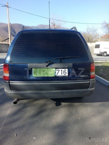 Opel Astra 1994, 343,000 km - 1.6 л - Qax