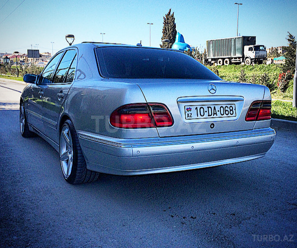 Mercedes E 280 2000, 268,500 km - 2.8 л - Bakı