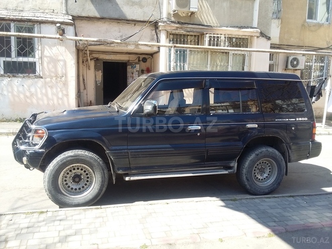 Mitsubishi Pajero 1993, 396,000 km - 2.8 l - Bakı