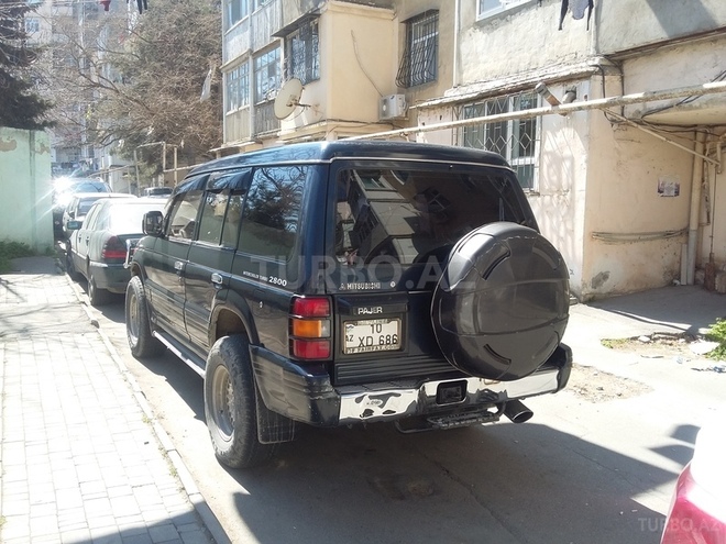 Mitsubishi Pajero 1993, 396,000 km - 2.8 l - Bakı