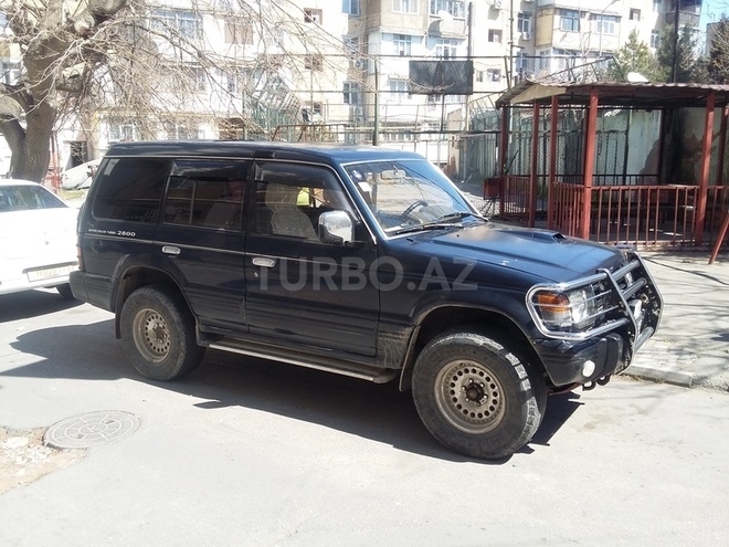 Mitsubishi Pajero 1993, 396,000 km - 2.8 l - Bakı