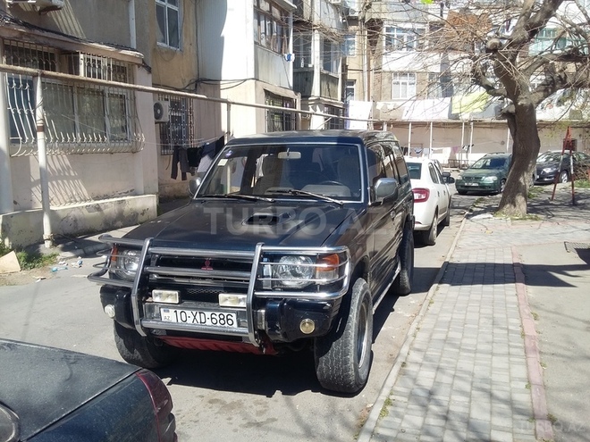 Mitsubishi Pajero 1993, 396,000 km - 2.8 l - Bakı