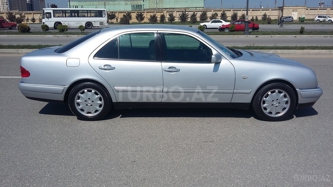 Mercedes E 300 1998, 43,000 km - 3.0 л - Bakı