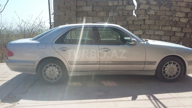 Mercedes E 280 1999, 213,000 km - 2.8 l - Bakı