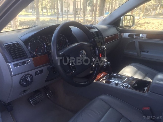Volkswagen Touareg 2005, 235,000 km - 4.2 l - Sumqayıt