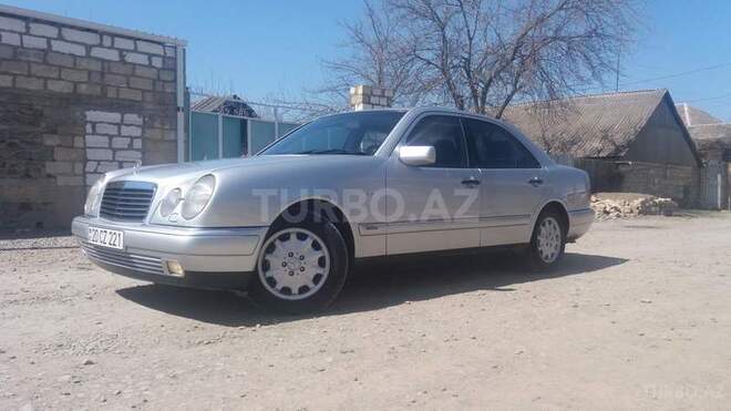 Mercedes E 240 1998, 195,600 km - 1.2 l - Tovuz