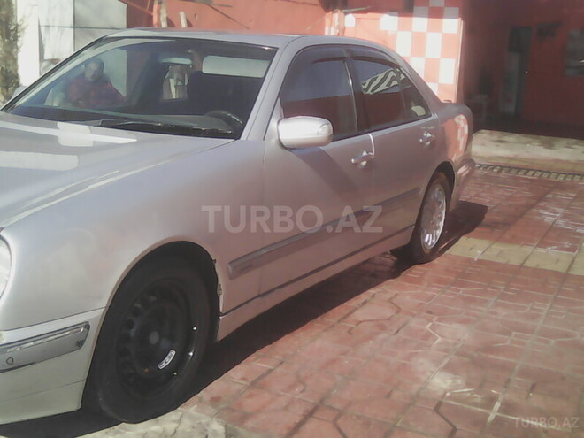 Mercedes E 220 2001, 370,386 km - 2.2 l - Bakı