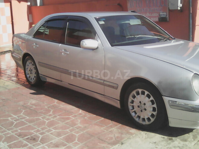 Mercedes E 220 2001, 370,386 km - 2.2 l - Bakı