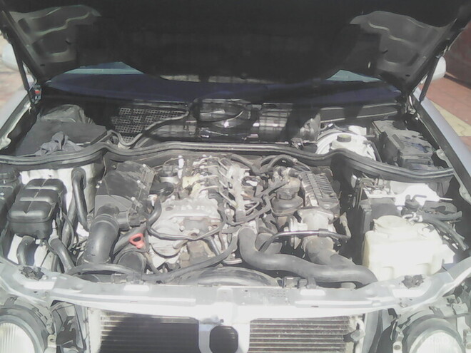 Mercedes E 220 2001, 370,386 km - 2.2 l - Bakı