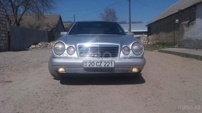 Mercedes E 240 1998, 195,000 km - 2.4 л - Tovuz