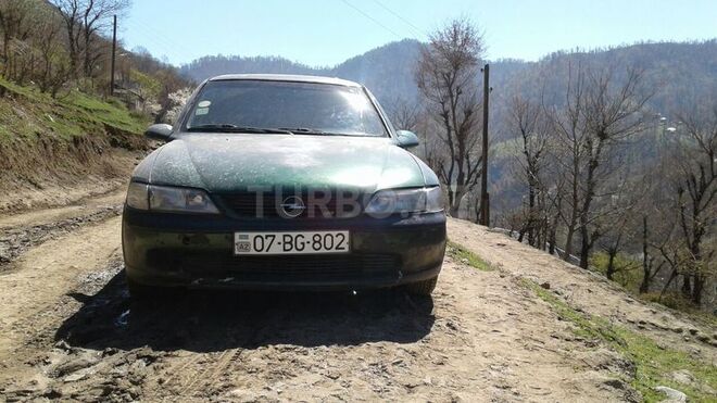 Opel Vectra 1996, 470,000 km - 1.8 л - Astara