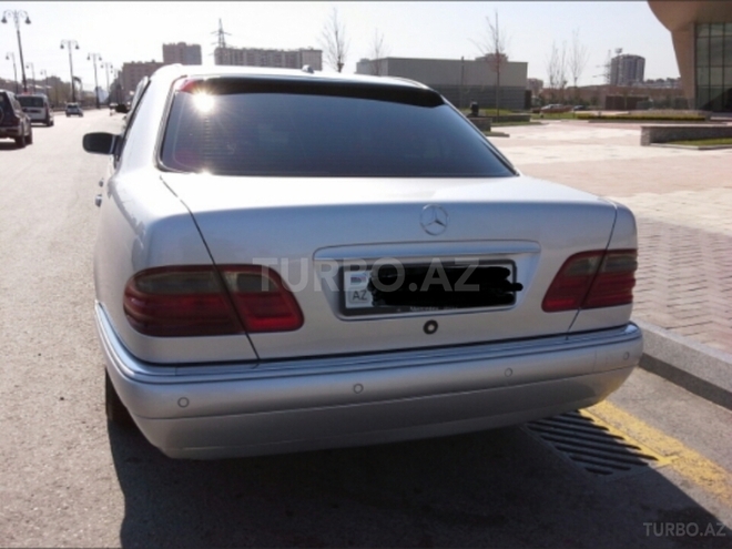 Mercedes E 280 1999, 254,000 km - 2.8 l - Bakı