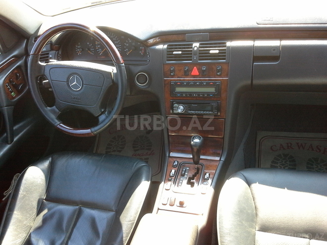 Mercedes E 280 1999, 254,000 km - 2.8 l - Bakı