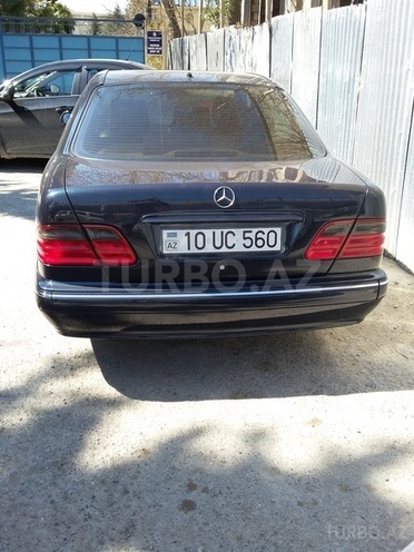 Mercedes E 240 2000, 262,000 km - 2.4 l - Bakı