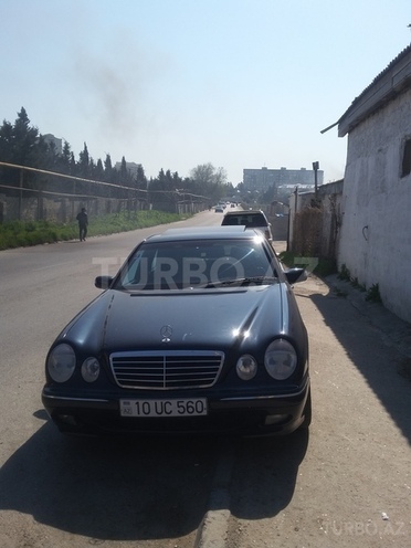 Mercedes E 240 2000, 262,000 km - 2.4 l - Bakı