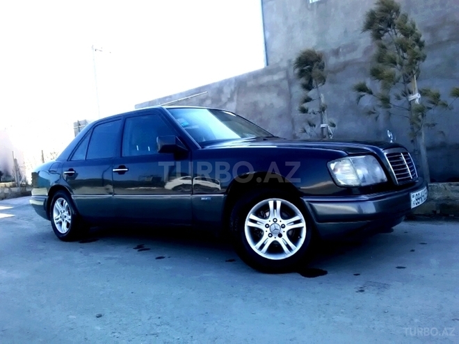 Mercedes E 220 1994, 353,236 km - 2.2 l - Bakı