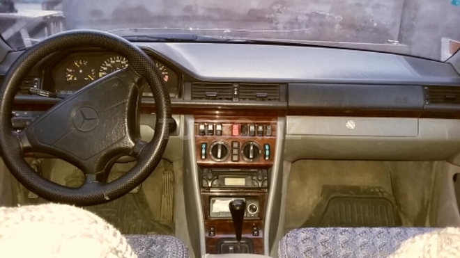 Mercedes E 220 1994, 353,236 km - 2.2 l - Bakı