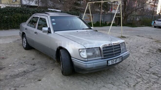 Mercedes E 200 1992, 35,265 km - 2.0 l - Bakı