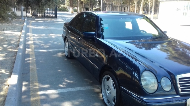 Mercedes E 240 1997, 240,000 km - 2.4 l - Sumqayıt