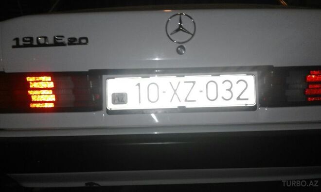 Mercedes 190 1990, 330,000 km - 2.0 л - Astara