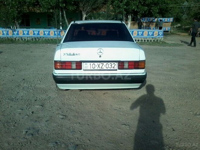 Mercedes 190 1990, 330,000 km - 2.0 л - Astara