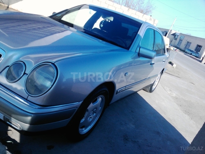 Mercedes E 200 1996, 150,000 km - 2.0 l - Bərdə