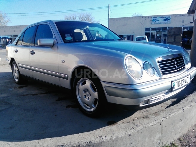 Mercedes E 200 1996, 150,000 km - 2.0 l - Bərdə