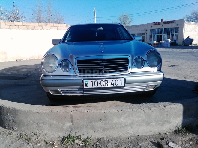 Mercedes E 200 1996, 150,000 km - 2.0 l - Bərdə