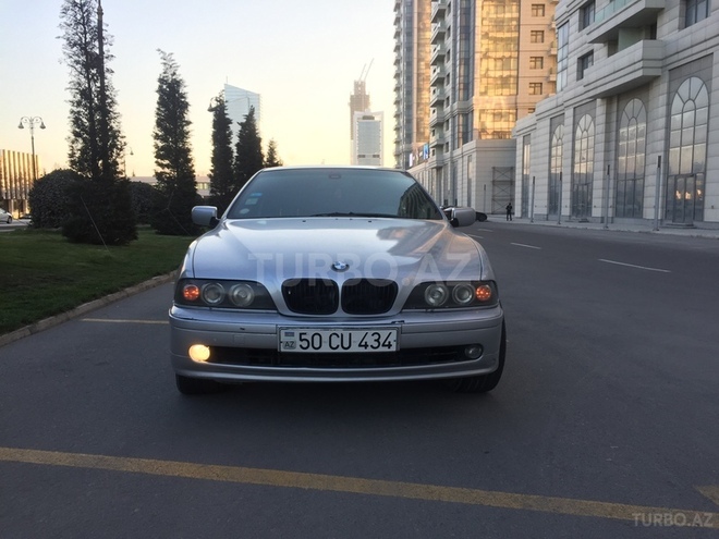 BMW 525 2001, 318,000 km - 2.5 l - Bakı