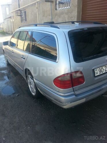 Mercedes E 220 1998, 290,000 km - 2.2 л - Bakı