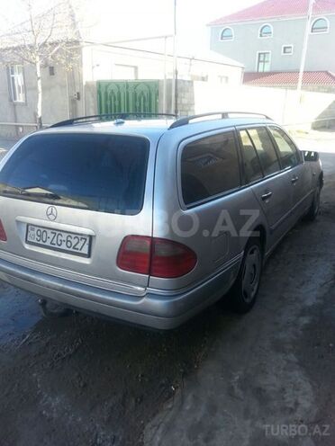 Mercedes E 220 1998, 290,000 km - 2.2 л - Bakı