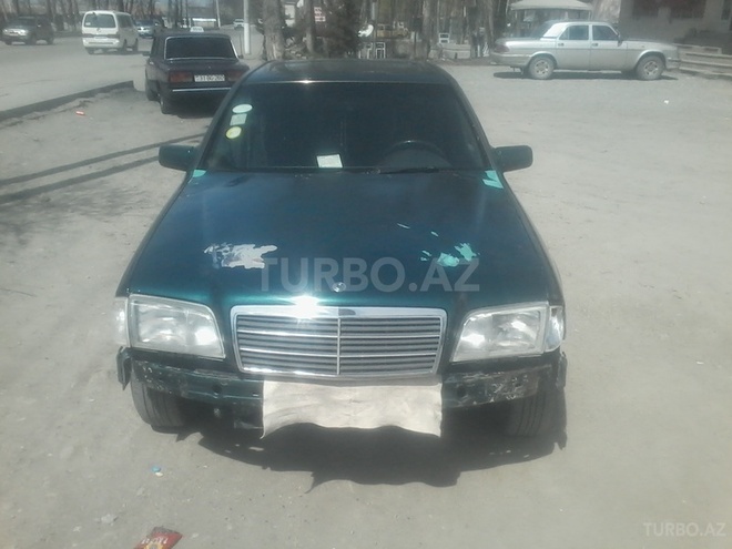 Mercedes C 180 1995, 250,000 km - 1.8 l - İsmayıllı
