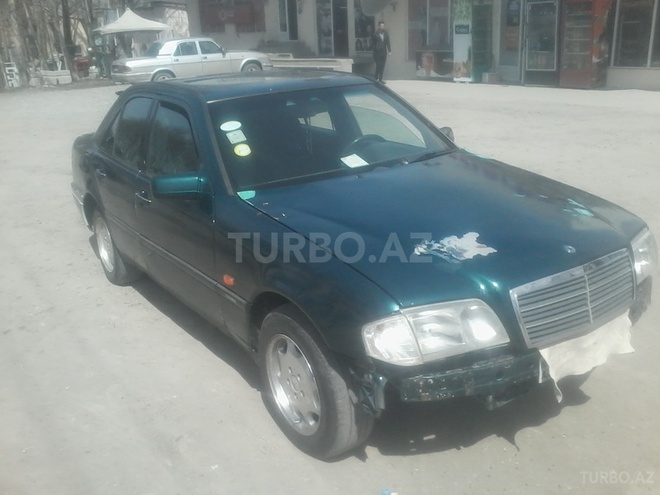 Mercedes C 180 1995, 250,000 km - 1.8 l - İsmayıllı