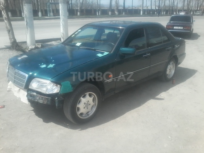 Mercedes C 180 1995, 250,000 km - 1.8 l - İsmayıllı