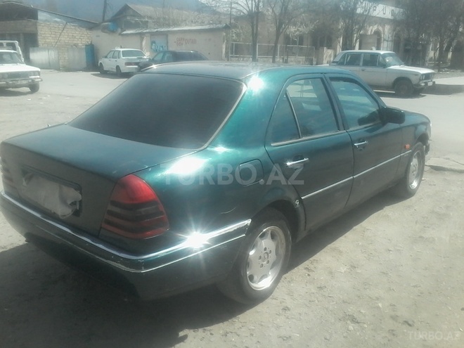 Mercedes C 180 1995, 250,000 km - 1.8 l - İsmayıllı