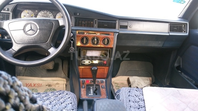 Mercedes 190 1992, 250,000 km - 2.3 л - Bakı