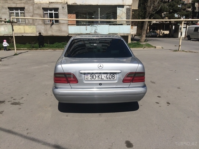 Mercedes E 240 1999, 264,920 km - 2.4 l - Bakı