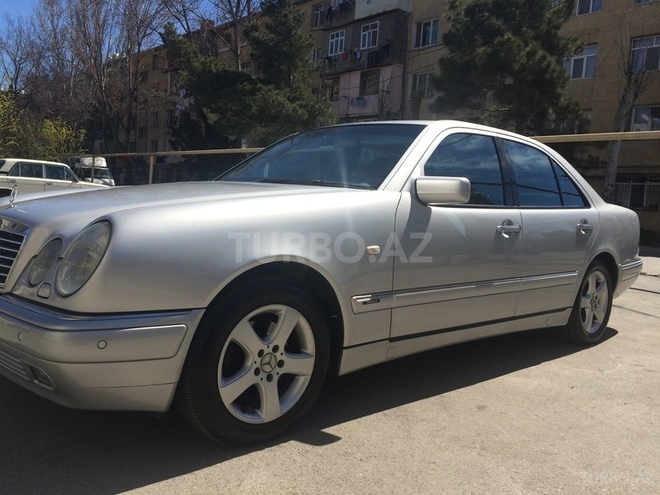 Mercedes E 240 1999, 264,920 km - 2.4 l - Bakı
