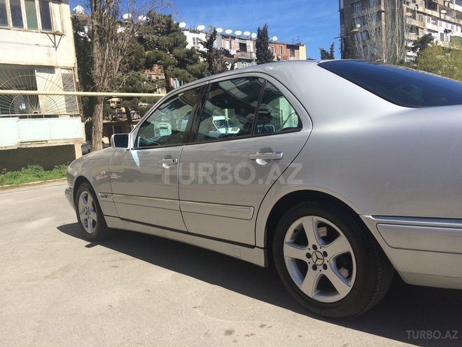 Mercedes E 240 1999, 264,920 km - 2.4 l - Bakı