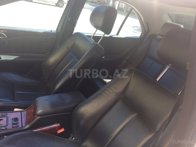 Mercedes E 240 1999, 264,920 km - 2.4 l - Bakı