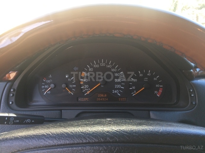 Mercedes E 240 1999, 264,920 km - 2.4 l - Bakı