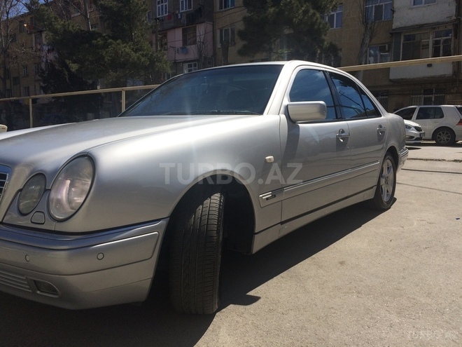 Mercedes E 240 1999, 264,920 km - 2.4 l - Bakı