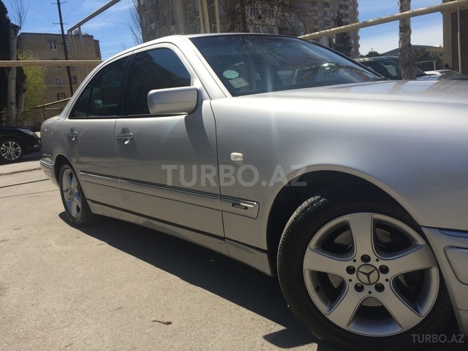 Mercedes E 240 1999, 264,920 km - 2.4 l - Bakı