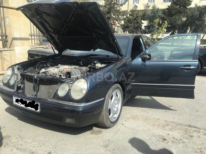 Mercedes E 280 1996, 300,000 km - 2.8 l - Bakı