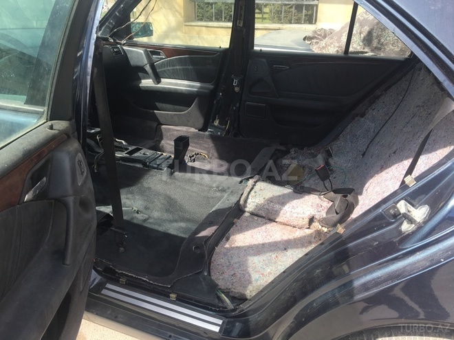Mercedes E 280 1996, 300,000 km - 2.8 l - Bakı